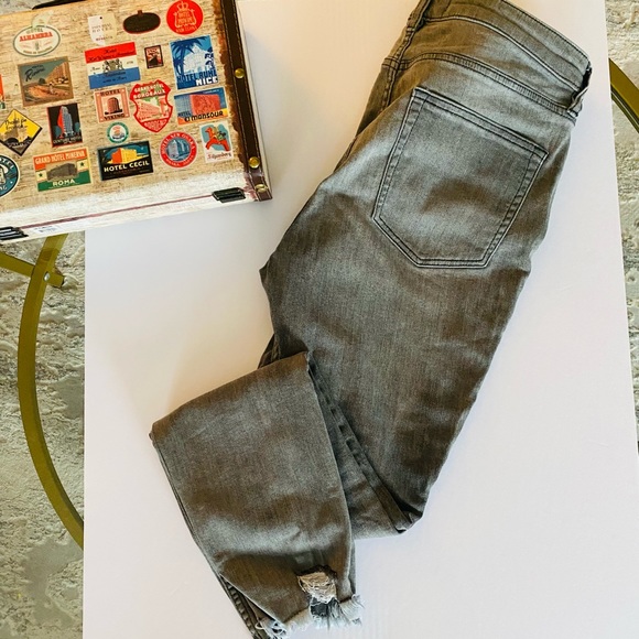 We The Free Denim - We the Free CRVY gray distressed straight leg denim jeans, Sz 30